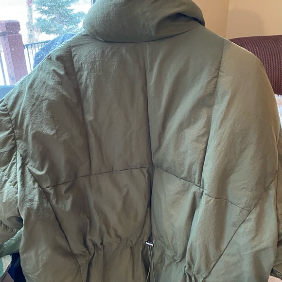 Free People like new lightly used puffer jacket 2 times size L . - Picture 6 of 12